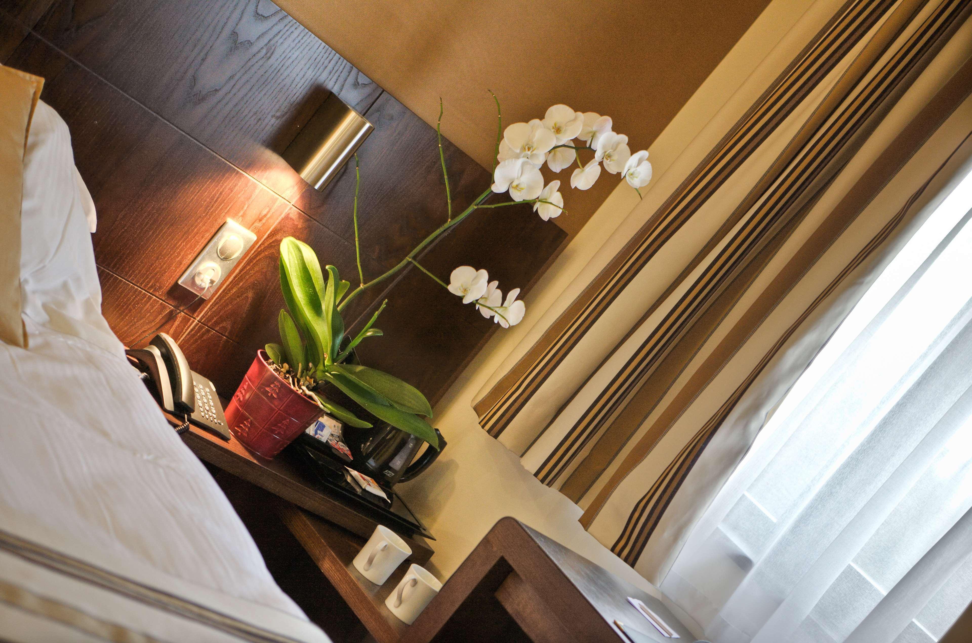 Best Western Plus Hotel Des Francs Soissons Esterno foto