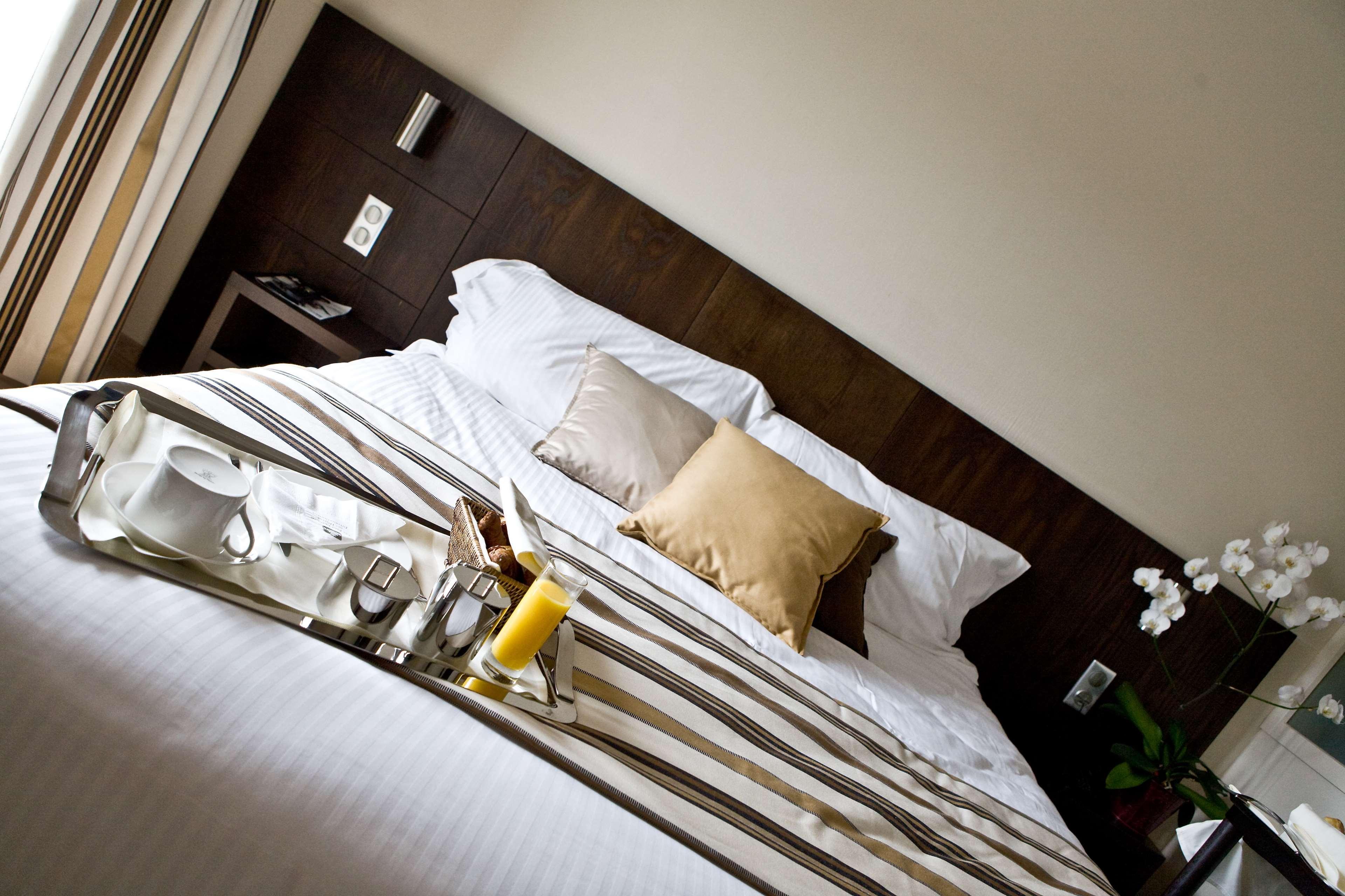 Best Western Plus Hotel Des Francs Soissons Esterno foto
